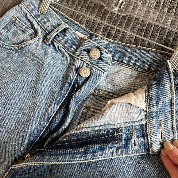 Y2K Vintage Jean Shorts | Size 9/10 - Picture 4 of 8